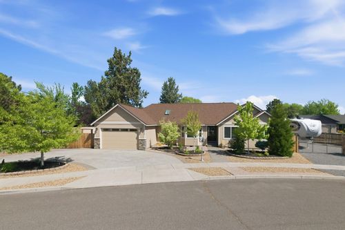 20828 Cassin Dr, Bend, OR, 97701-8297 | Card Image