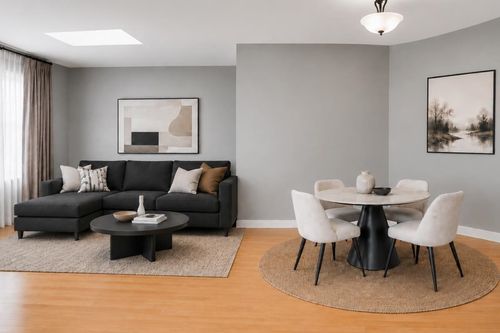 103-108 W Espl, North Vancouver, BC, V7M | Card Image