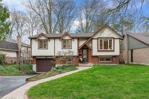 90 Amos Ave, Waterloo, ON, N2L5C4 | Card Image