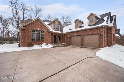 7883 Enchanted Cir, Monclova, OH, 43542-8324 | Card Image