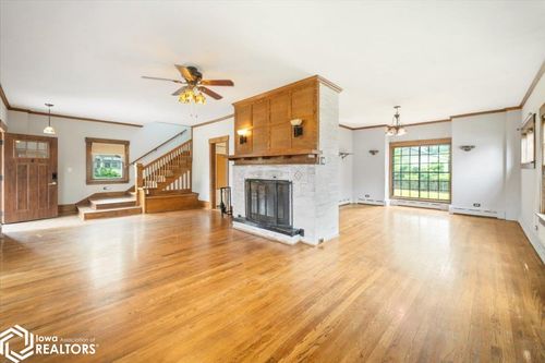 1009 11th St, Eldora, IA, 50627-1339 | Card Image