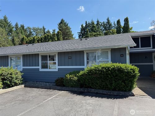 apt-8-1722 E Pioneer, Puyallup, WA, 98372-3552 | Card Image