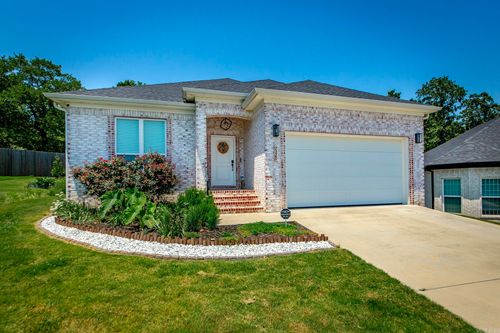 7320 Stonehenge Dr, Jacksonville, AR, 72076-4682 | Card Image