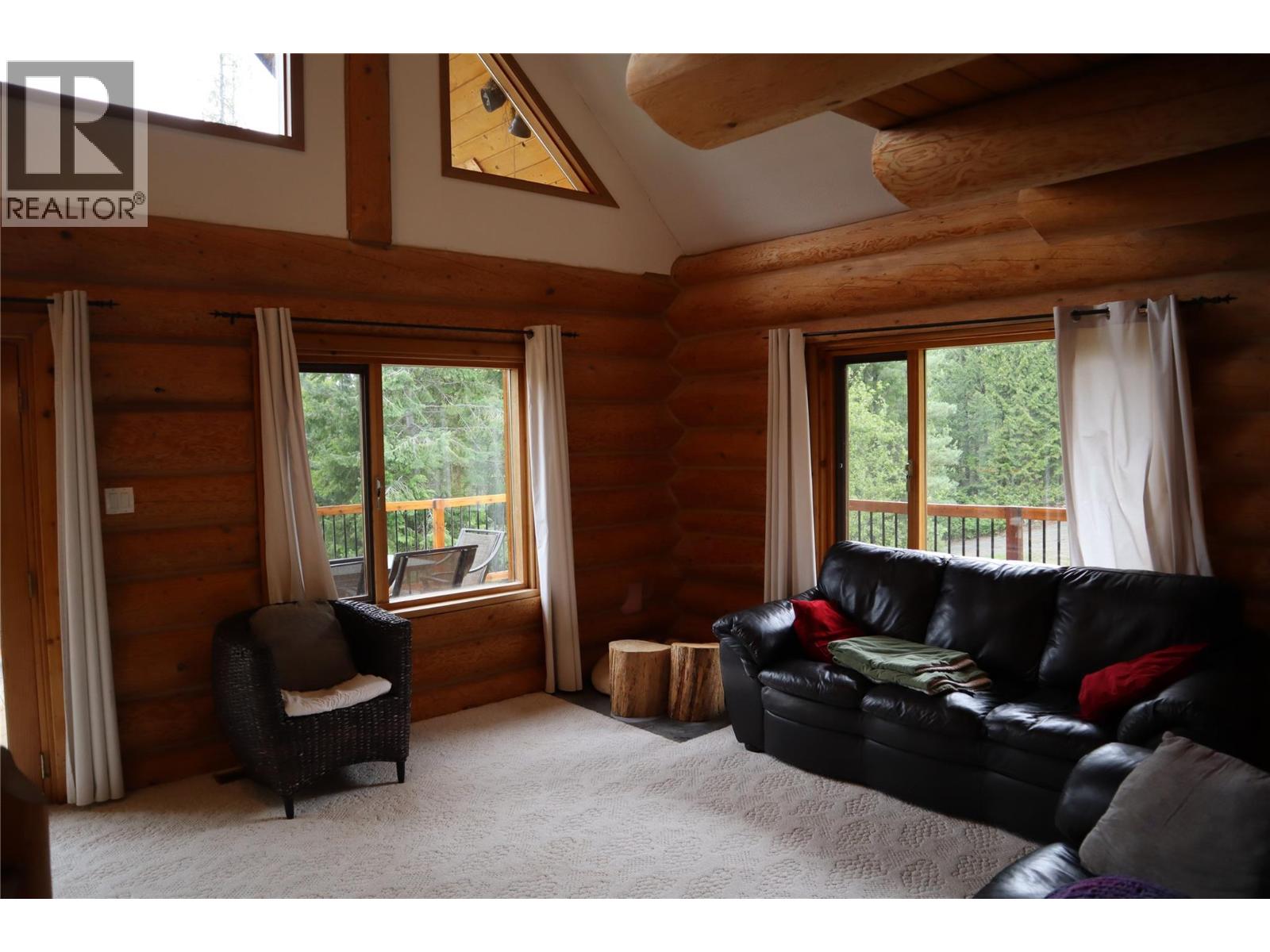 Residential in Barriere 3