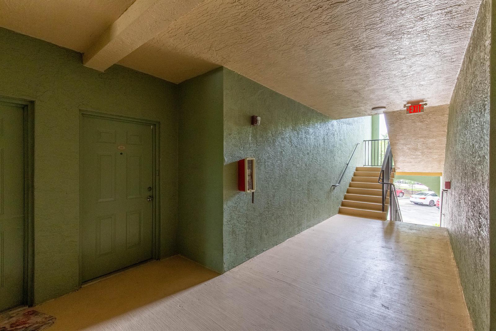 Residential Lease in Royal Palm Beach 3