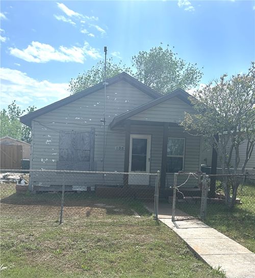 135 Allende St, Taft, TX, 78390-2206 | Card Image