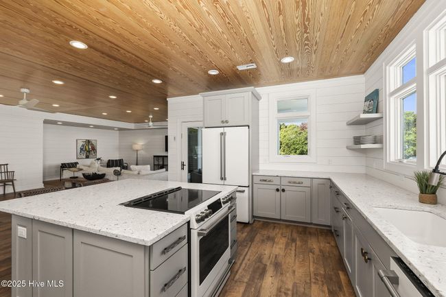 1408 Emerald Dr, House other with 3 bedrooms, 5 bathrooms and 1 parking in Emerald Isle NC | Image 10