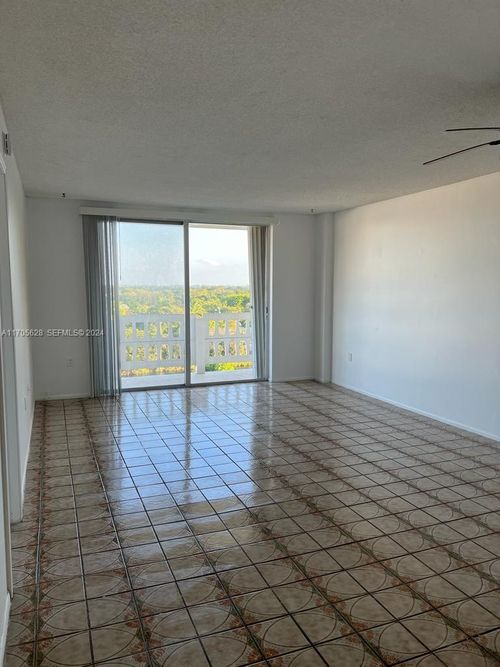 821-15600 Nw 7th Ave, Miami, FL, 33169-6251 | Card Image