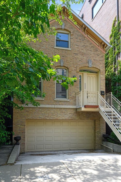 1454 N Wieland St, Chicago, IL, 60610-1231 | Card Image