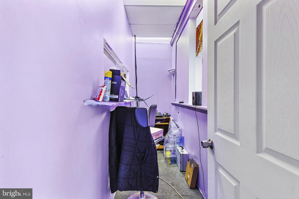 Commercial Sale in BALTIMORE 5