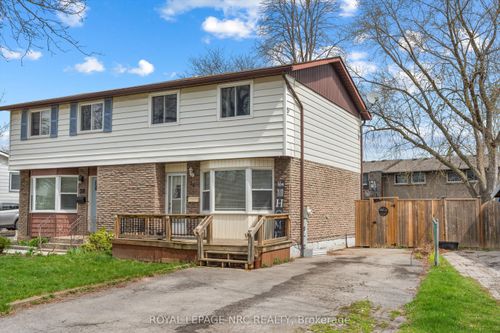 18 Lafayette Dr, St. Catharines, ON, L2N6C2 | Card Image