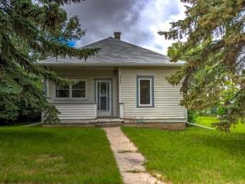 212 5th Ave, Strathmore, AB, T1P1B7 | Card Image