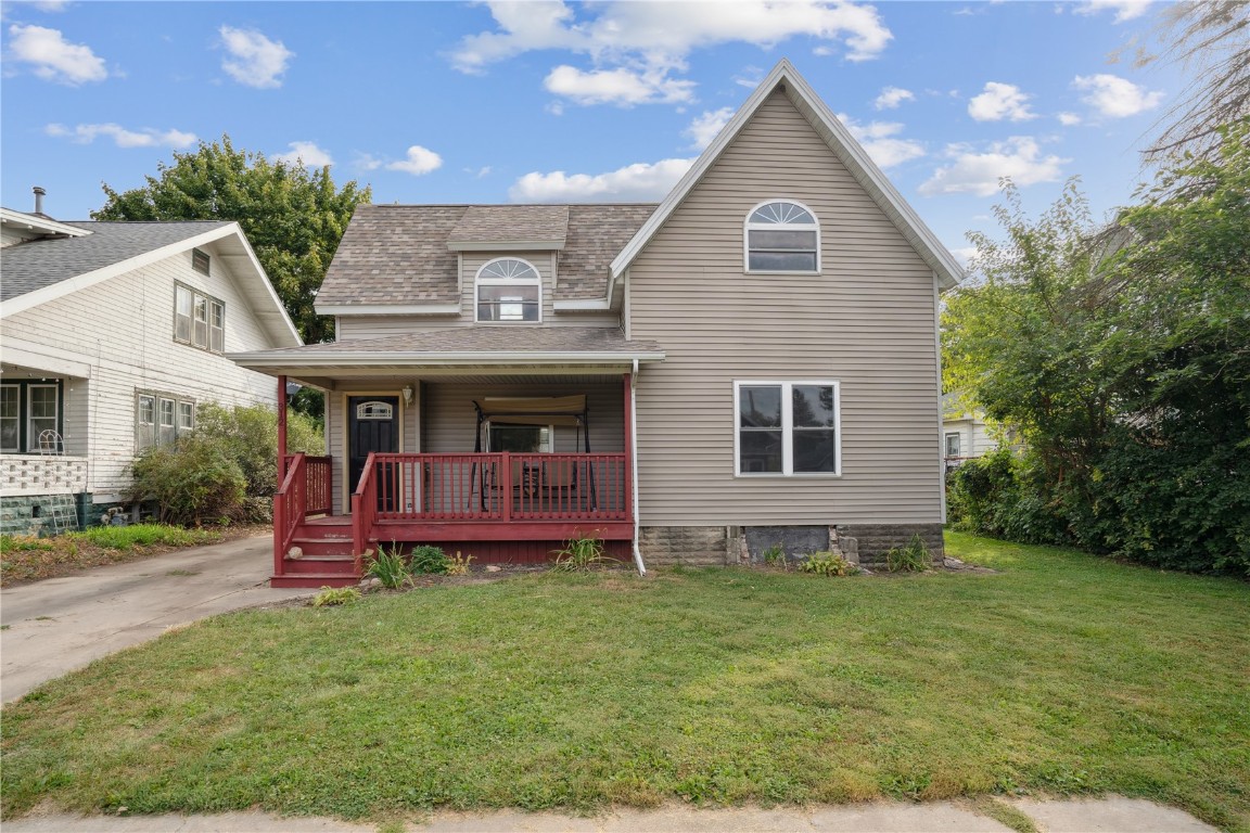 Cedar St, Monticello, IA 52310