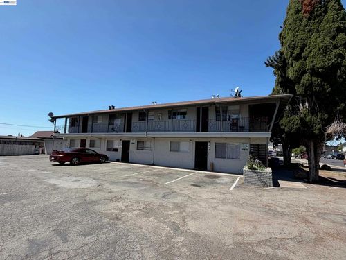 318 Dumont Ave, Hayward, CA, 94544-3252 | Card Image