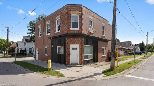 140 Superior St, Brantford, ON, N3S2L4 | Card Image