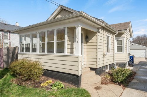 718 44th St, Kenosha, WI, 53140-5709 | Card Image