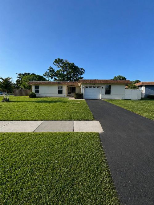 7816 Nw 70th Ter, Tamarac, FL, 33321-4939 | Card Image