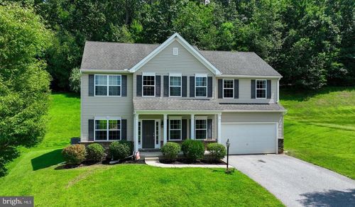 20062 Meadowsweet Ln, Glen Rock, PA, 17327-1355 | Card Image