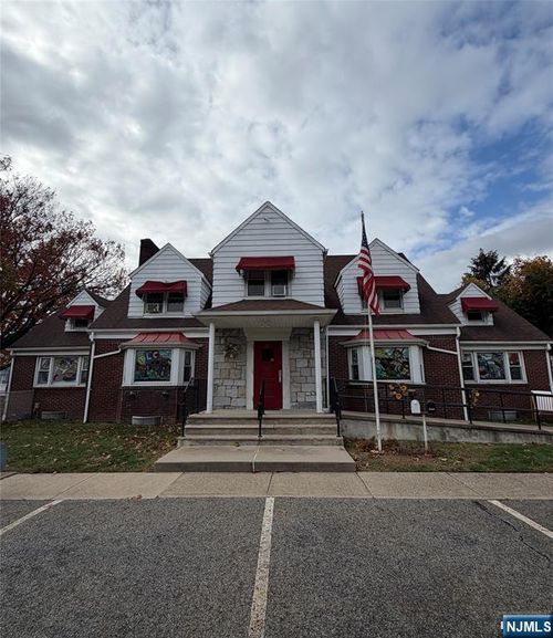 17 Platt Ave, Saddle Brook, NJ, 07663-4713 | Card Image