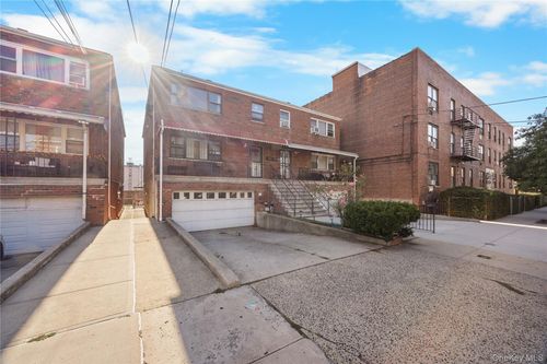 1815 Mahan Ave, Bronx, NY, 10461-4601 | Card Image