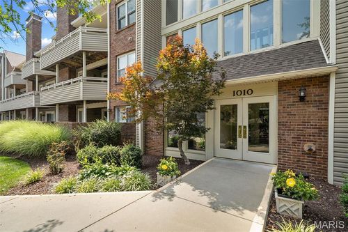 210-1010 Thoreau Ct, Saint Louis, MO, 63146-5550 | Card Image