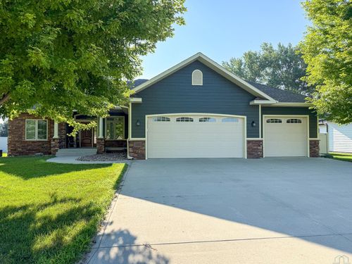 120 Rottunda Way, South Sioux City, NE, 68776-5462 | Card Image