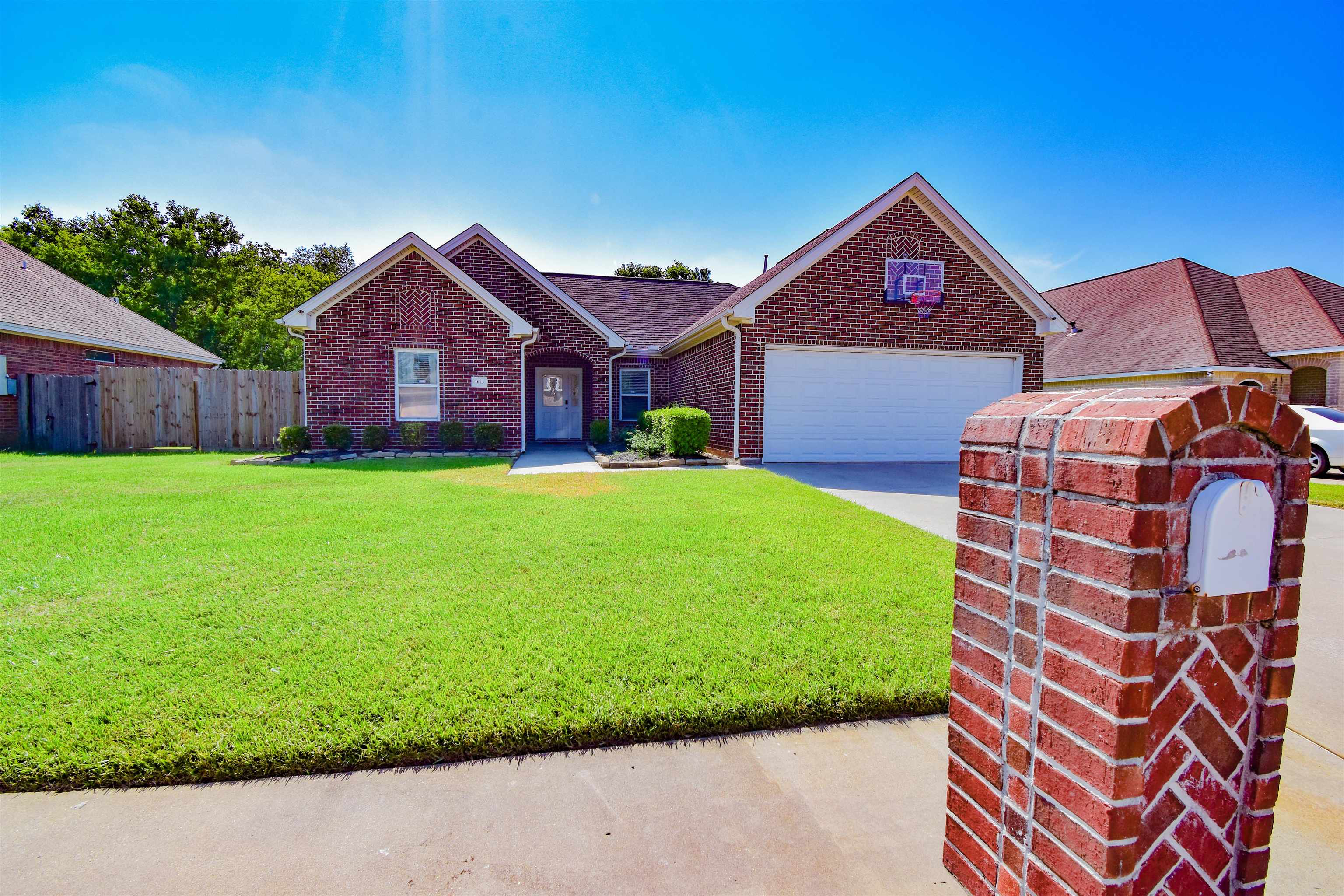 Kelsey Ln, Bridge City, TX 77611