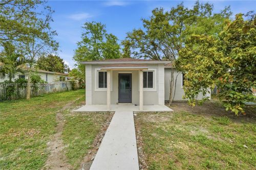 513 Nw 99th St, Miami, FL, 33150-1620 | Card Image