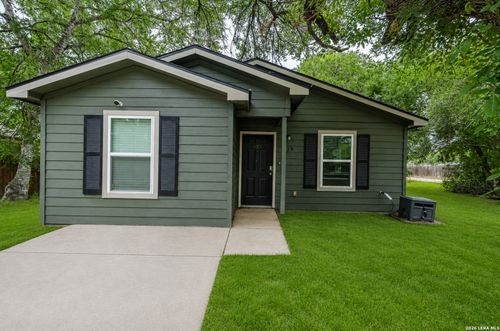 229 Virginia St, Pleasanton, TX, 78064 | Card Image