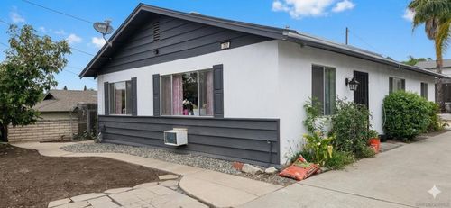 727 N Main Ave., Fallbrook, CA, 92028 | Card Image