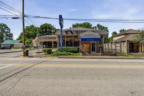 104 Broadway St, Cave City, KY, 42127-8842 | Card Image