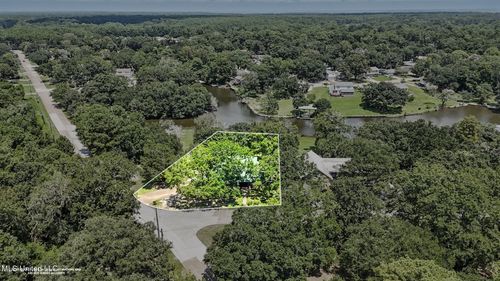 1526 Oldfield Dr, Gautier, MS, 39553-7518 | Card Image