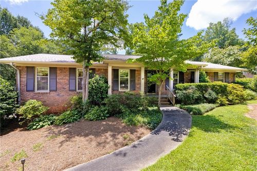 472 Highview Dr Se, Smyrna, GA, 30082-3233 | Card Image