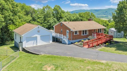 90 Berkshire Cir, Roanoke, VA, 24019 | Card Image