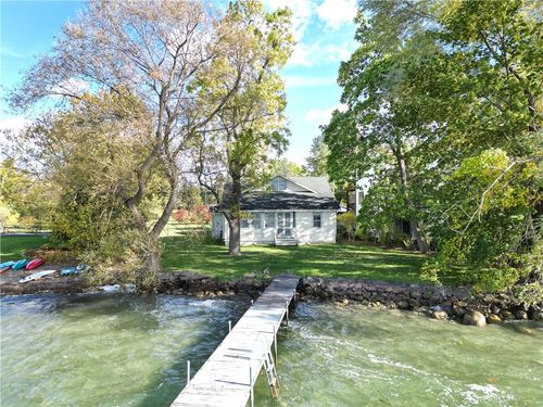 4102 Torrey Bch, Canandaigua, NY, 14424-9646 | Card Image