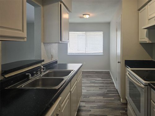 apt-b-396 Duroux Rd, La Marque, TX, 77568-3465 | Card Image