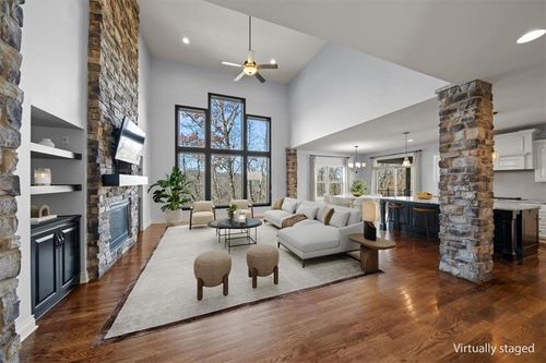 6281 N Whitetail Way, Parkville, MO, 64152-8743 | Card Image