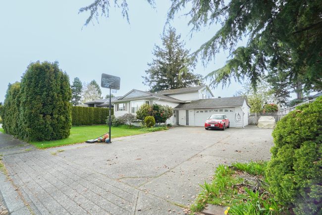 10611 Bromfield Place, House other with 5 bedrooms, 3 bathrooms and 8 parking in Richmond BC | Image 5