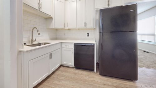 733 Livingston Ave, Pontiac, MI, 48340-2446 | Card Image