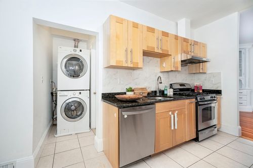 2-122 Brook Rd, Quincy, MA, 02169-6527 | Card Image