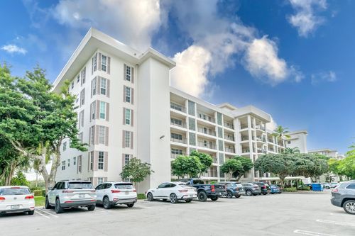 401-2950 N Palm Aire Dr, Pompano Beach, FL, 33069-3462 | Card Image