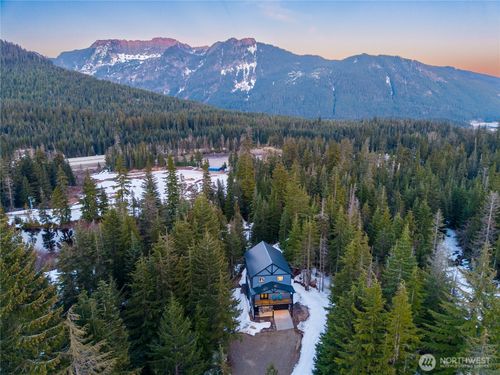 60 Snoqualmie Village Dr, Snoqualmie Pass, WA, 98068 | Card Image