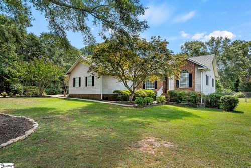617 Walnut Way, Anderson, SC, 29626-5152 | Card Image