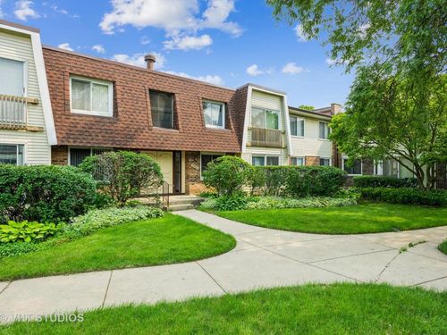 8-3026 Roberts Dr, Woodridge, IL, 60517-1536 | Card Image