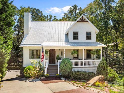 18 Oak Springs Dr, Arden, NC, 28704-8834 | Card Image