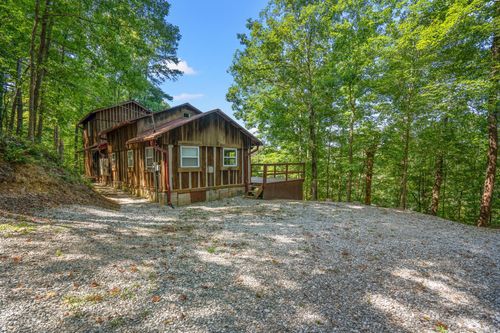 525 Lake Rd, East Bernstadt, KY, 40729-6680 | Card Image