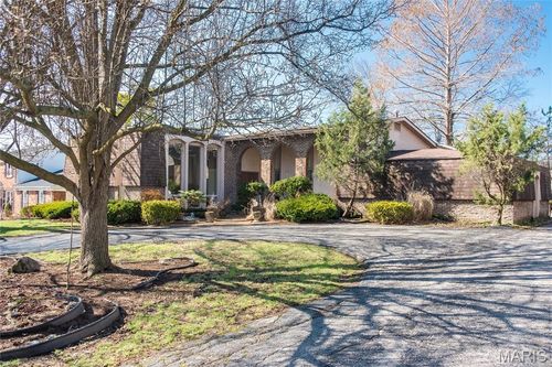 727 Wayfield Dr, Olivette, MO, 63132-3606 | Card Image
