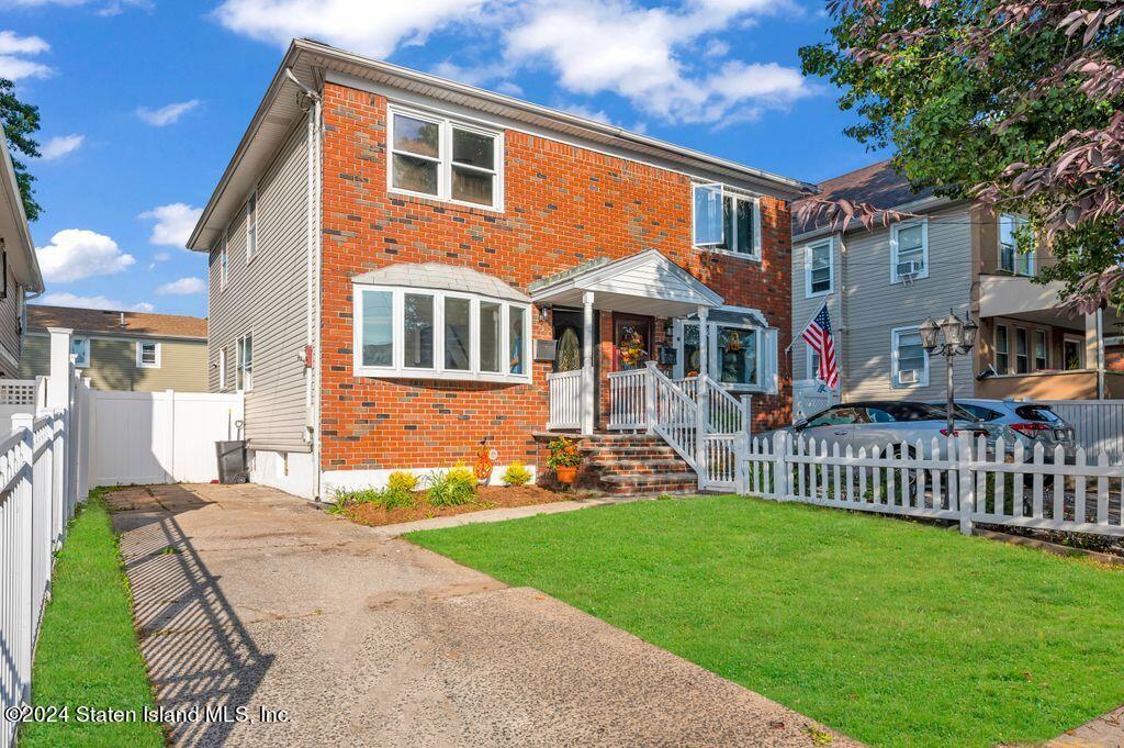 Marianne St, Staten Island, NY 10302