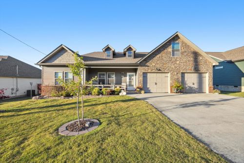 365 Franklin Cir, Fort Oglethorpe, GA, 30742-4262 | Card Image