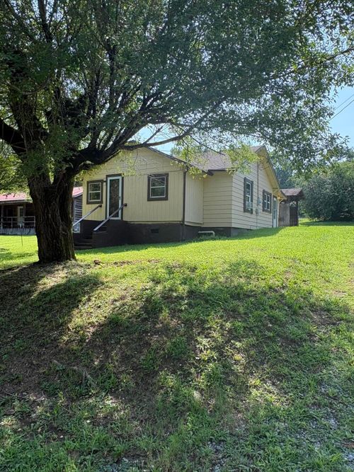 1117 Bledsoe Dr, Etowah, TN, 37331-1081 | Card Image
